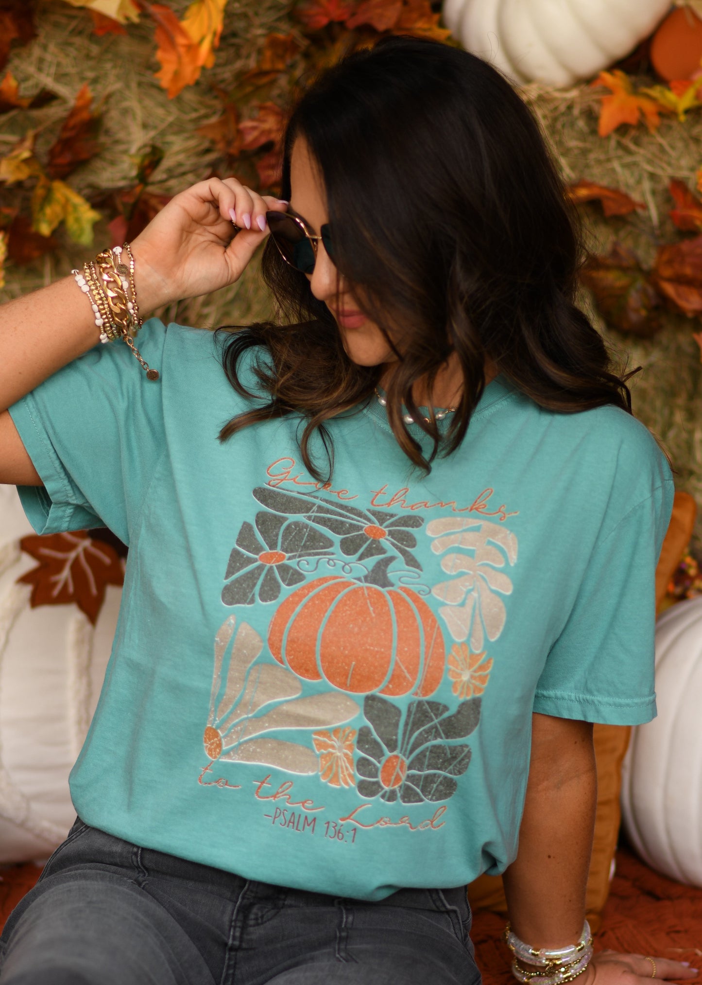 GIVE THANKS TO THE LORD PUMPKIN FLORALS TEE
