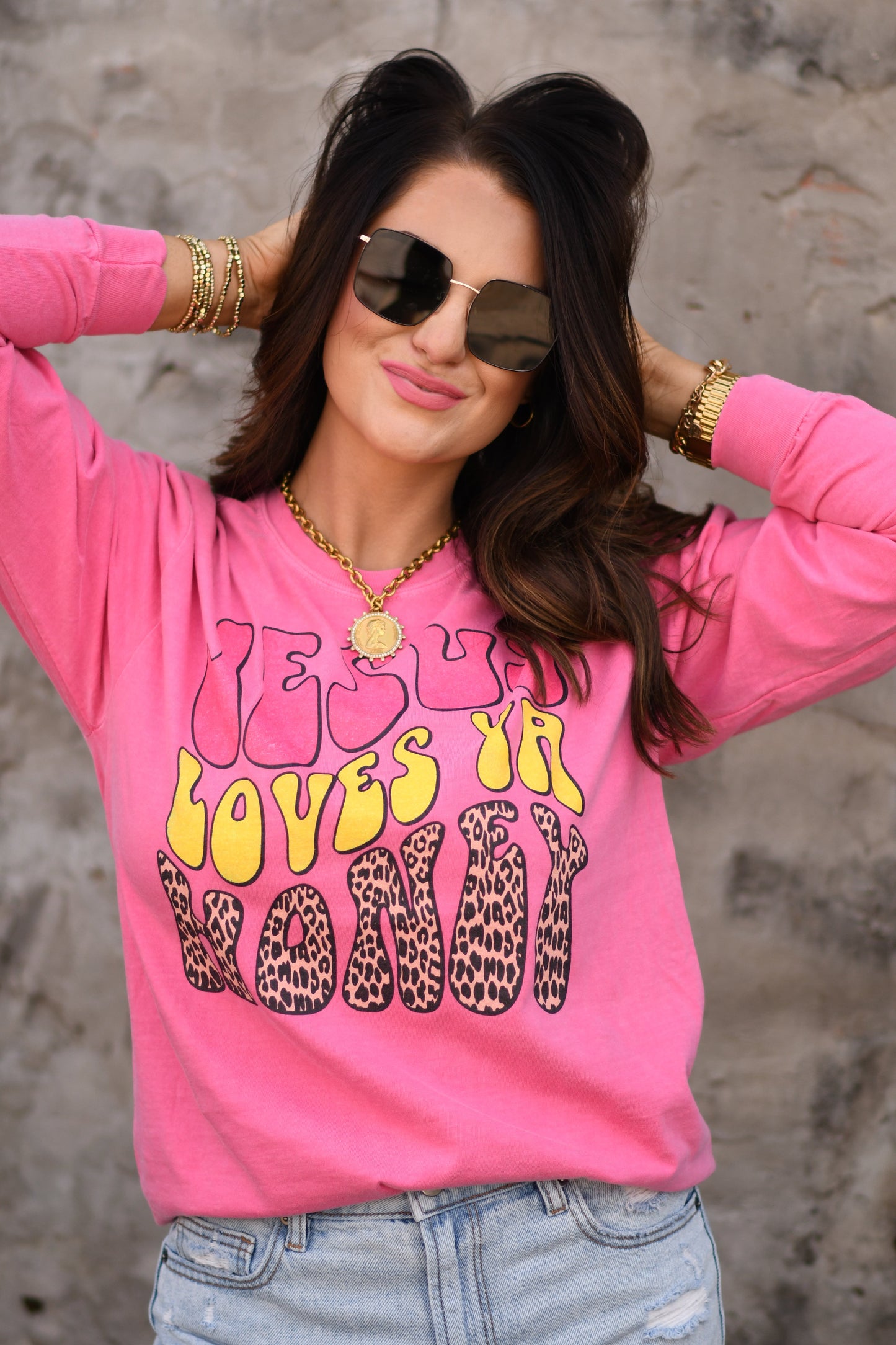 Jesus Loves Ya Honey Tee / Long Sleeve