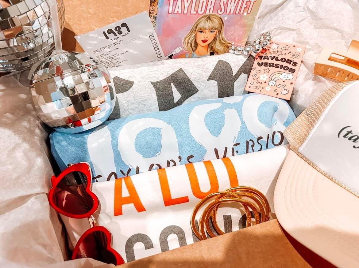 A SWIFT CHRISTMAS BUNDLE