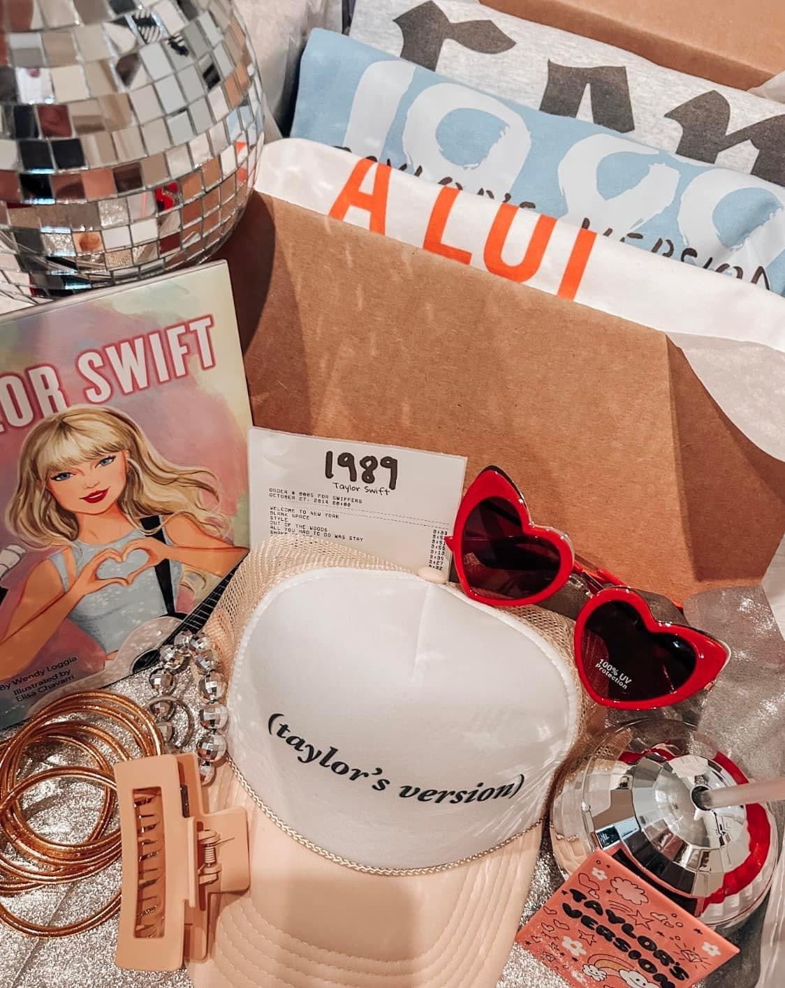 A SWIFT CHRISTMAS BUNDLE